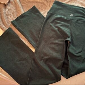 Beyond Yoga Green Leggings